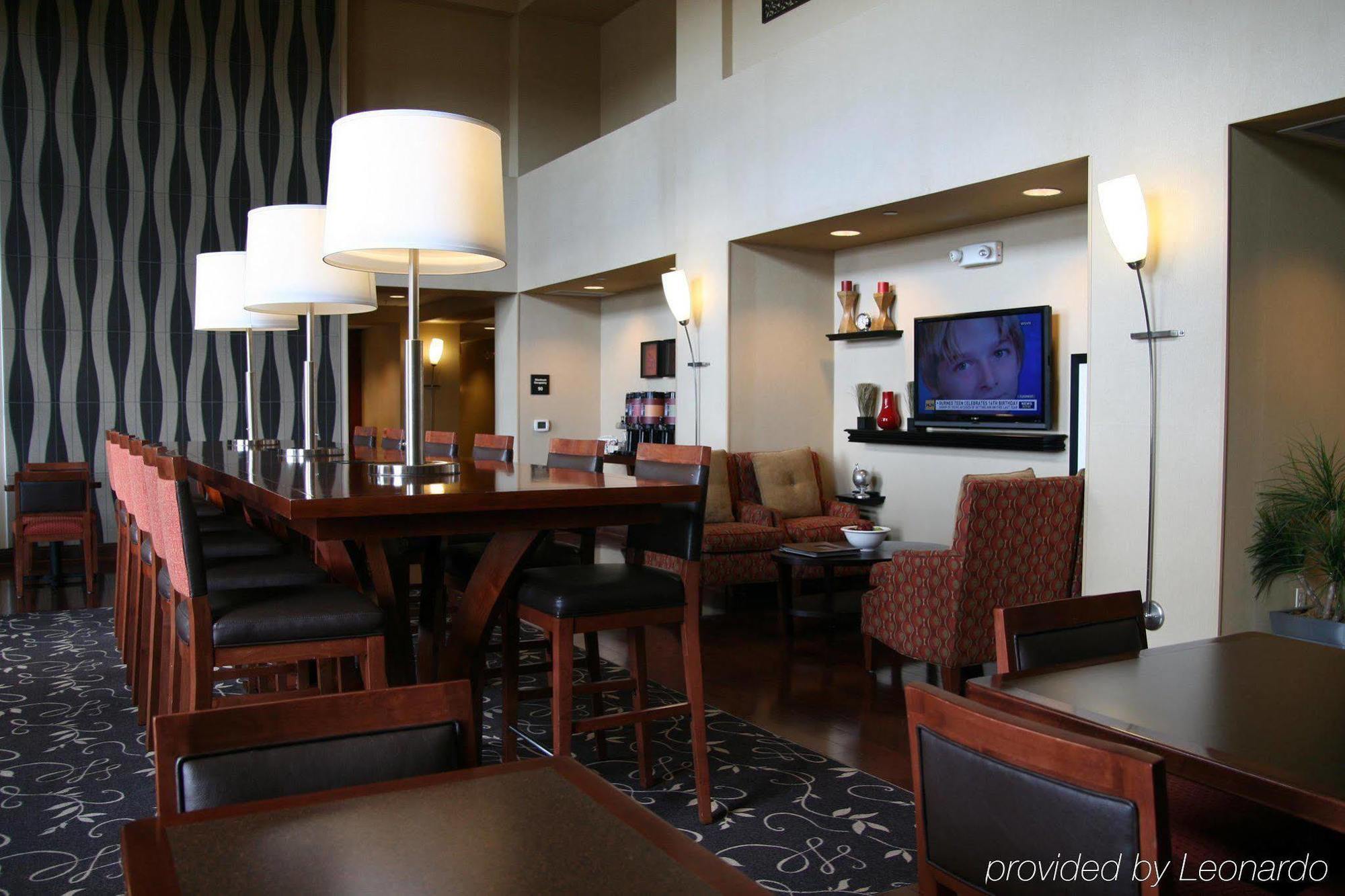 Hampton Inn & Suites Wichita-Northeast Ресторан фото